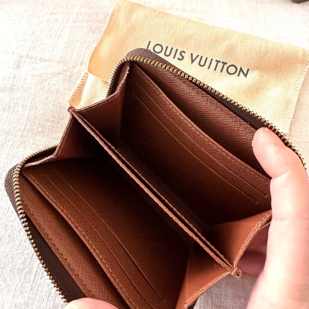 SOLD Louis Vuitton Small Zippy Monogram Wallet - Picture 5 of 10